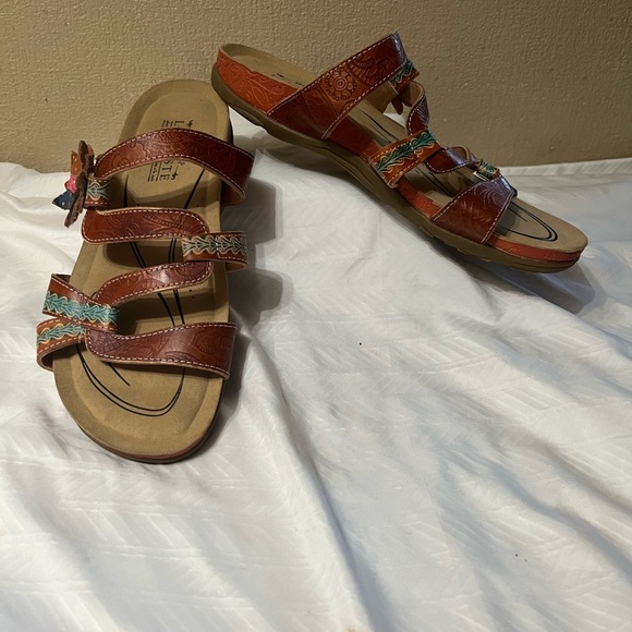 L’Artiste Sandals - Picture 2 of 9